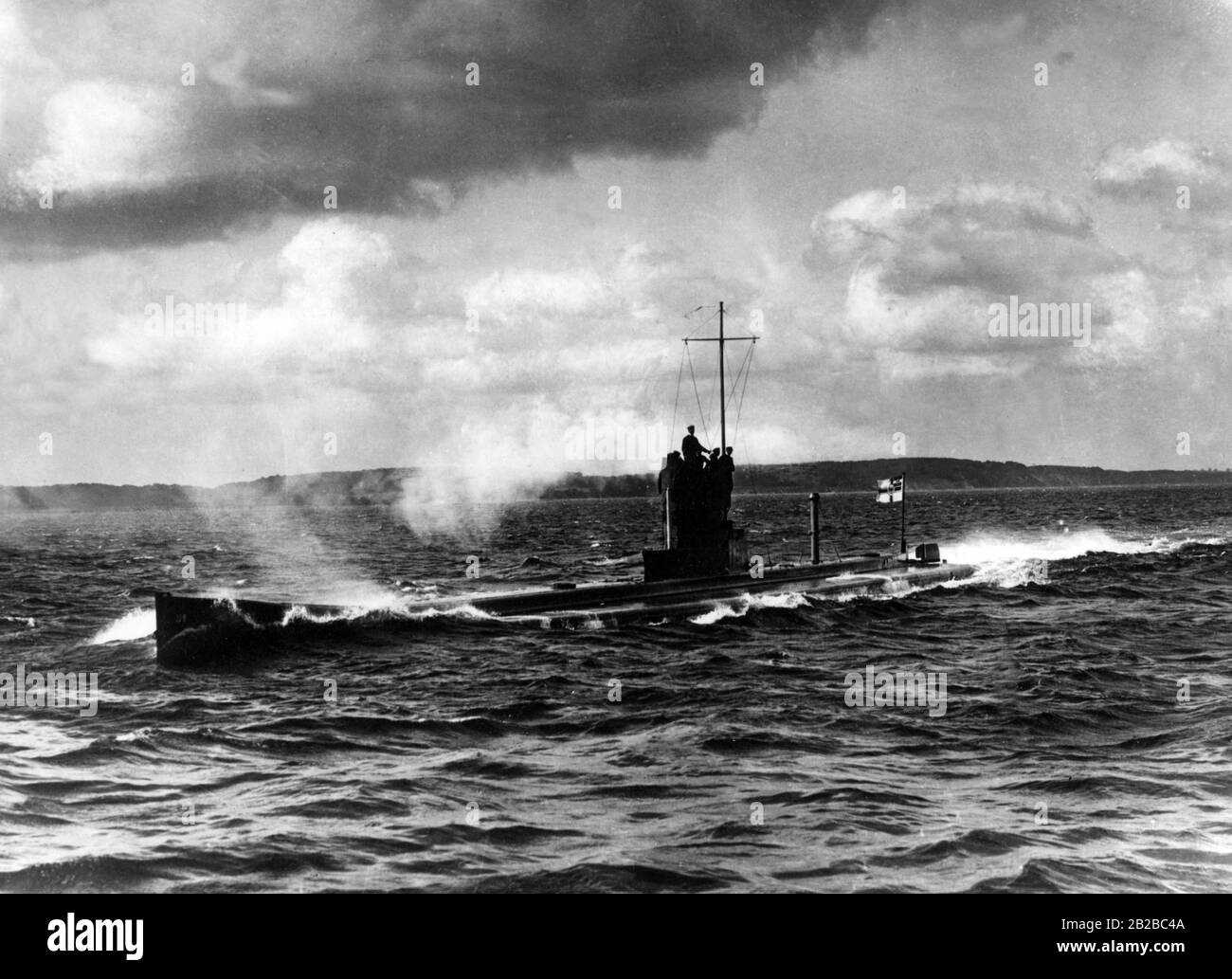 Foto del sottomarino tedesco U8 nel Mare del Nord. Si tratta di un sottomarino a doppio scafo che si affaccia sull'oceano e appartiene al tipo Hans Techel. Immagine non ondulata. Affondò nella Manica nel 1915 dopo essere stato scacciato dagli inglesi. Foto Stock