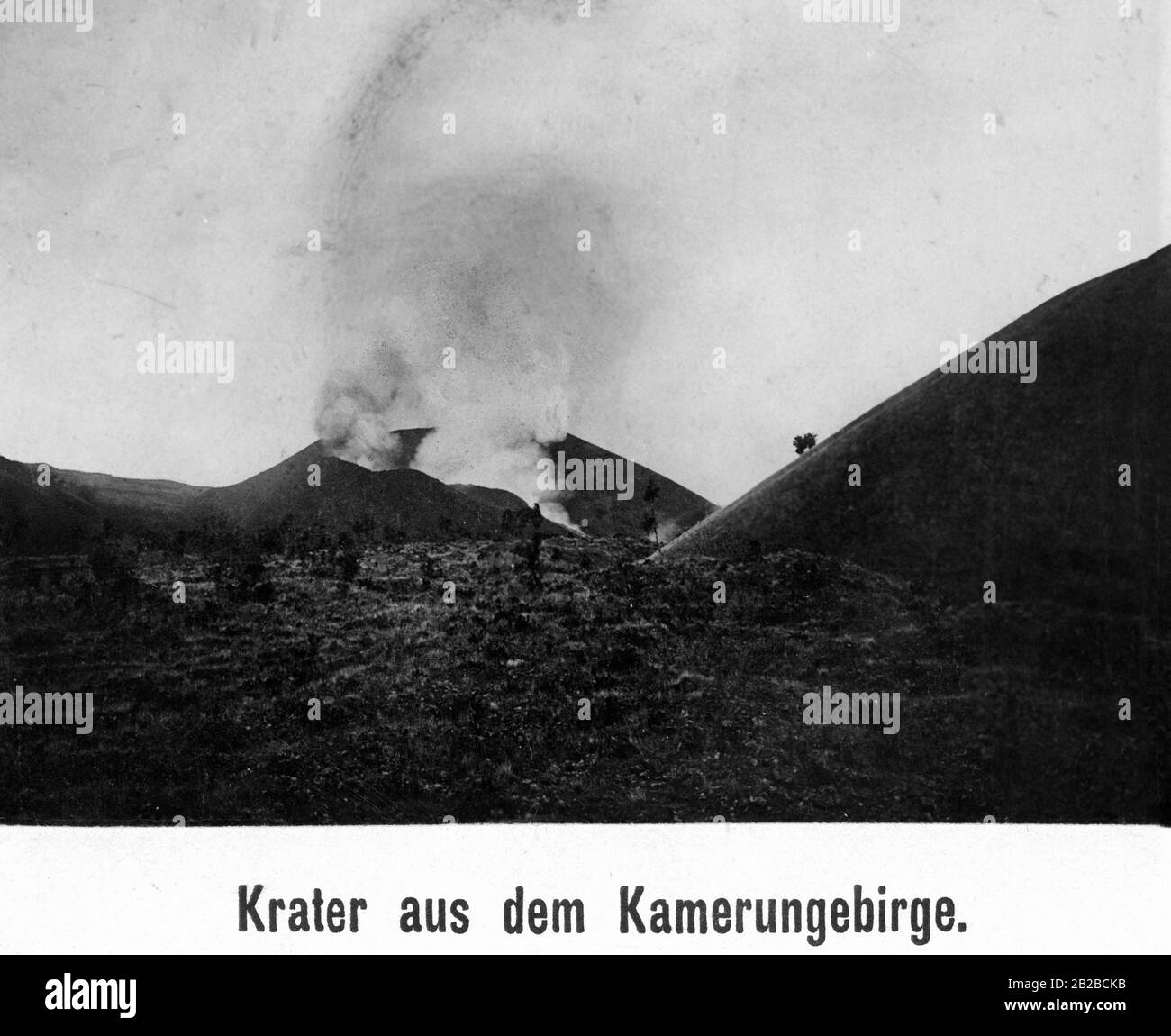 Cratere vulcanico sulle montagne del Camerun, ex colonia tedesca. Foto Stock