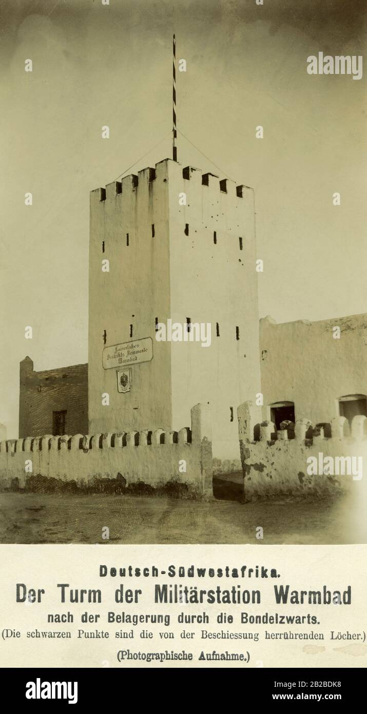 La torre della stazione militare Warmbad nell'ex Sud Africa tedesca, oggi Tanzania. Nella torre, ci sono buchi di proiettile che sono stati fatti durante l'assedio delle ribelle Bondelswarts. Foto Stock
