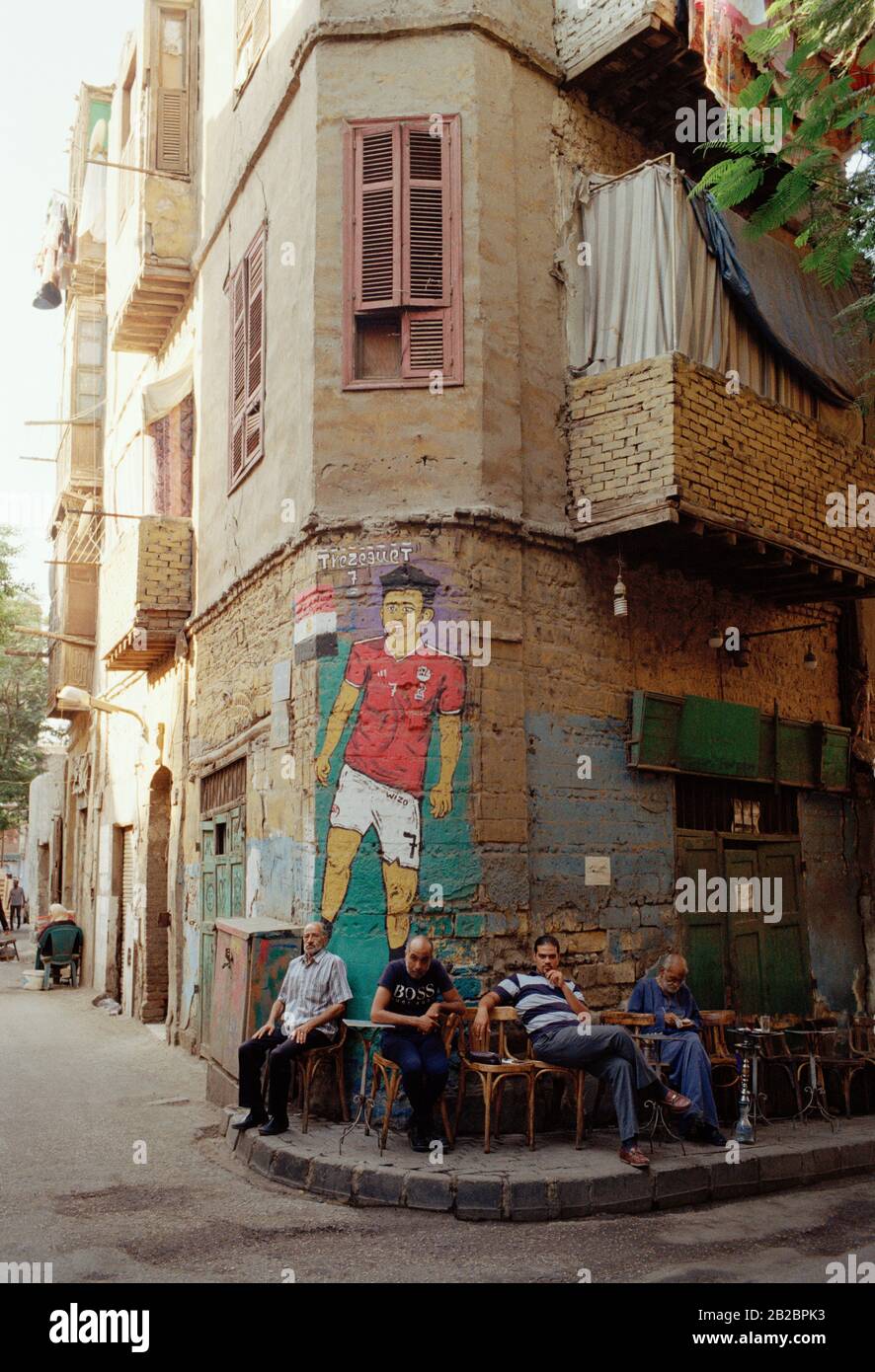 Calcio - Street art dell'Egitto calciatore Trezeguet al Cairo islamico nella città del Cairo in Egitto in Nord Africa Medio Oriente Foto Stock