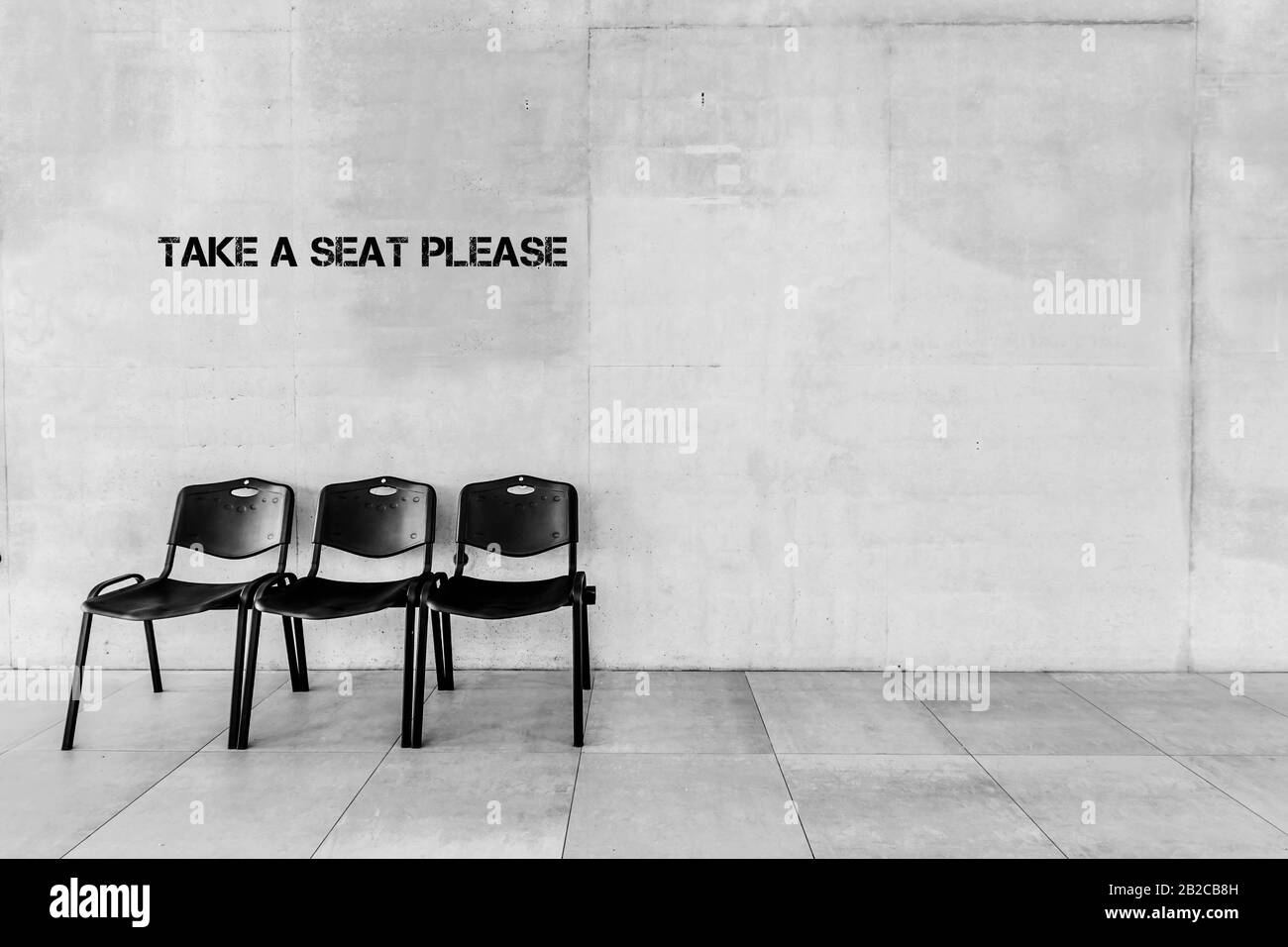 Foto delle sedie a scuola Foto Stock