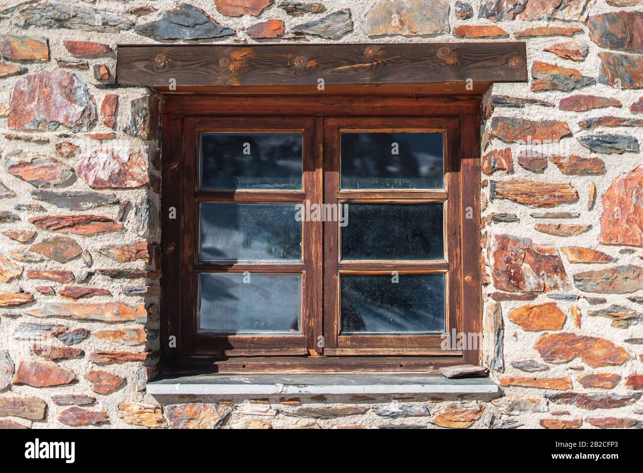 finestra rifugio con riflette Foto Stock