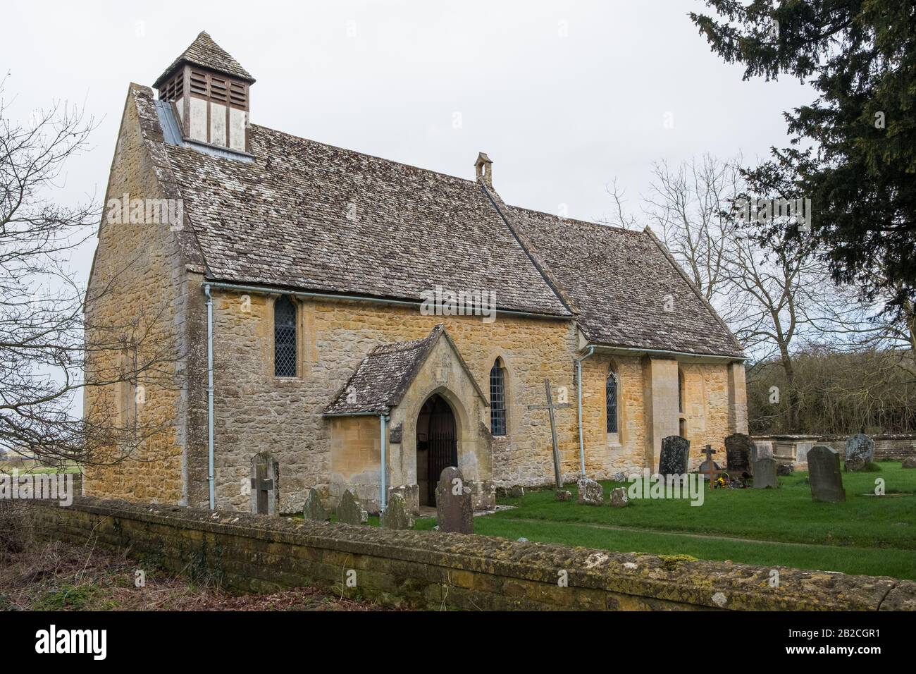 Hailes Parish Church di Hailes, vicino a Winchcombe, Gloucestershire, UK, è una piccola chiesa normanna costruita nel 1175 dalla pietra di Cotswold Foto Stock