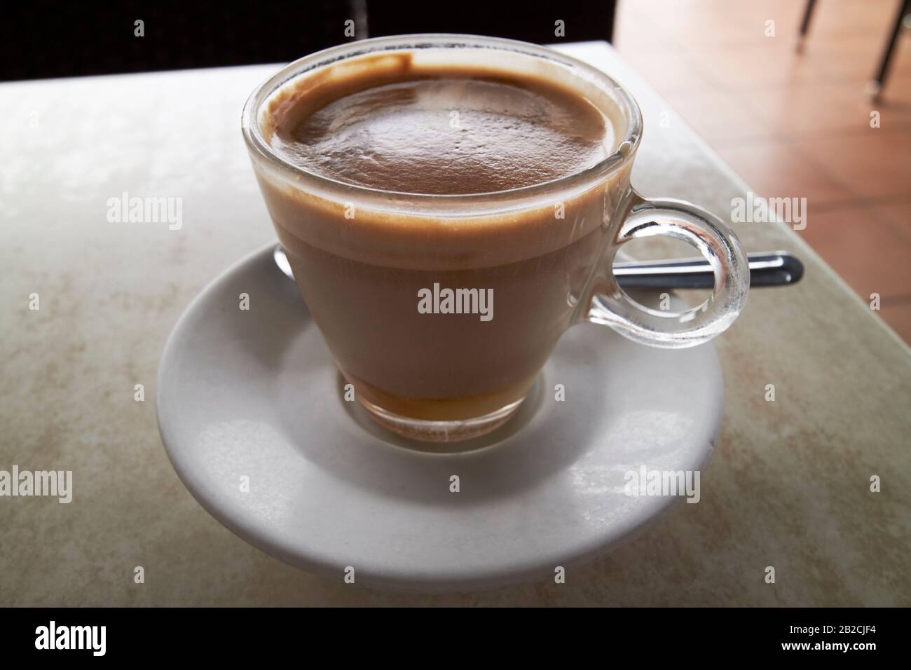 Cafe leche leche colazione in una caffetteria Lanzarote canarie isole spagna Foto Stock