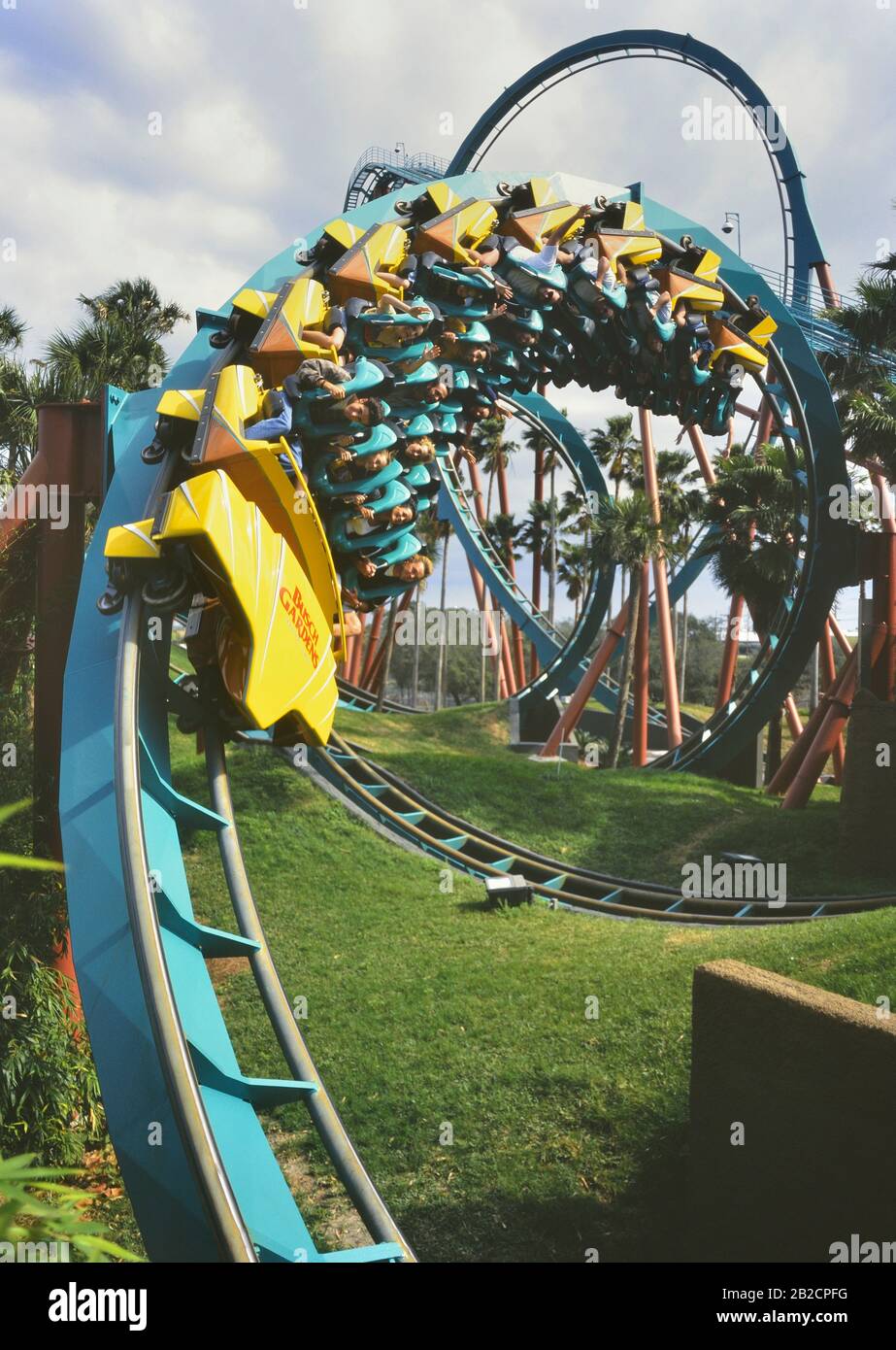 Il giro di Kumba rollercoaster, Busch Gardens, Tampa Bay, Florida, Stati Uniti. Foto Stock