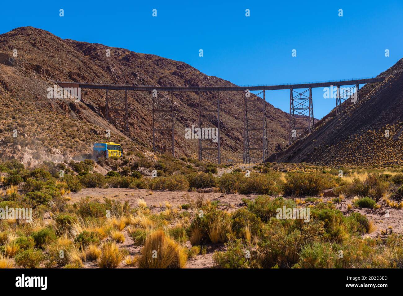 Viaducto la Polvorilla, 4200m ALS, stazione finale del 'Tren a las Nubes' o 'treno per le Nuvole' Provincia di Salta, Ande, Argentina, America Latina Foto Stock