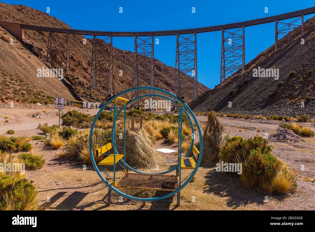 Viaducto la Polvorilla, 4200m ALS, stazione finale del 'Tren a las Nubes' o 'treno per le Nuvole' Provincia di Salta, Ande, Argentina, America Latina Foto Stock