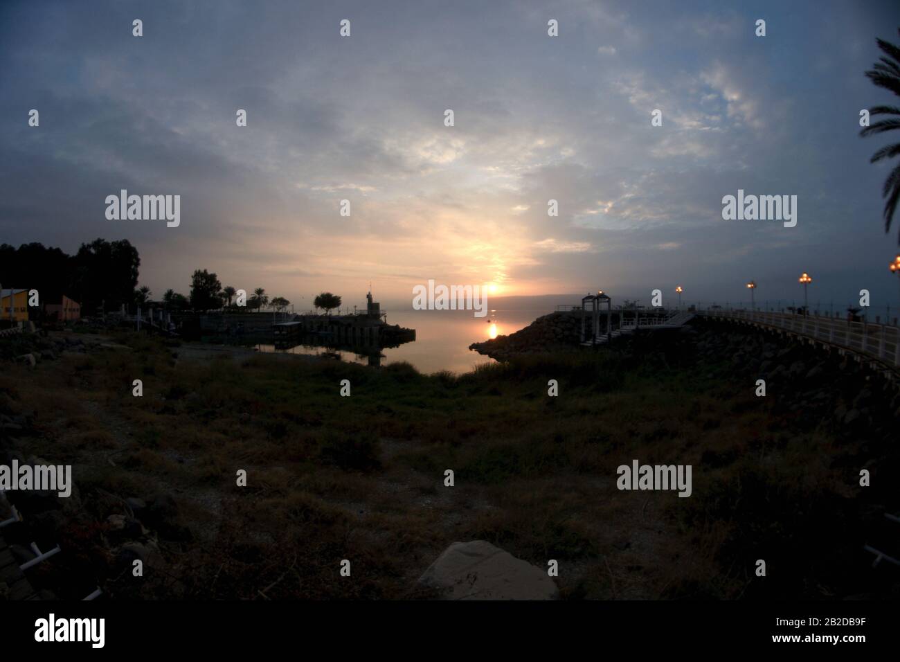 viaggio in israele terra santa kineret lago romatico sole Foto Stock