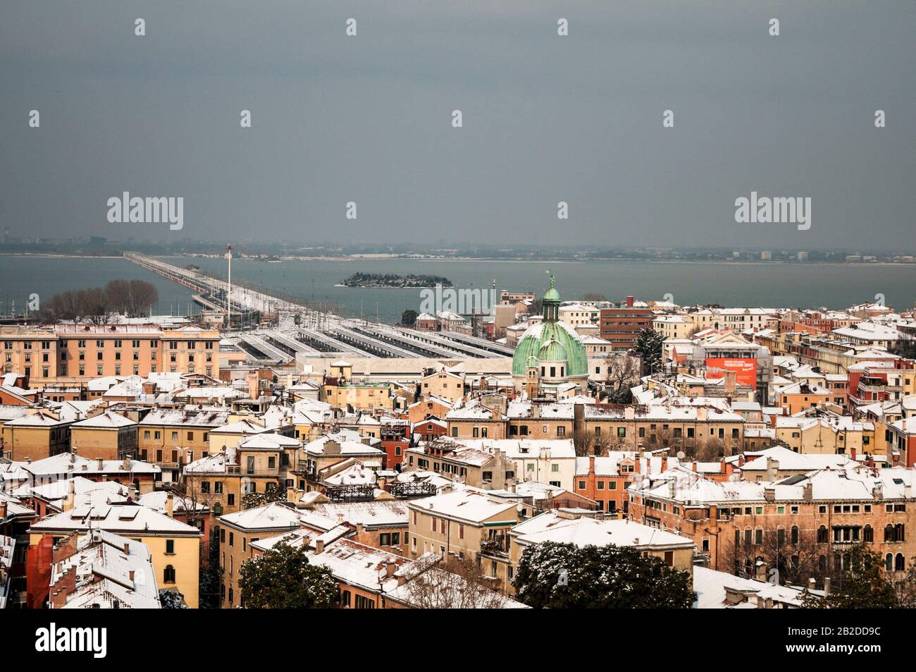 Vista panoramica durante l'inverno, Isola di Venezia, Veneto, Italia Foto Stock