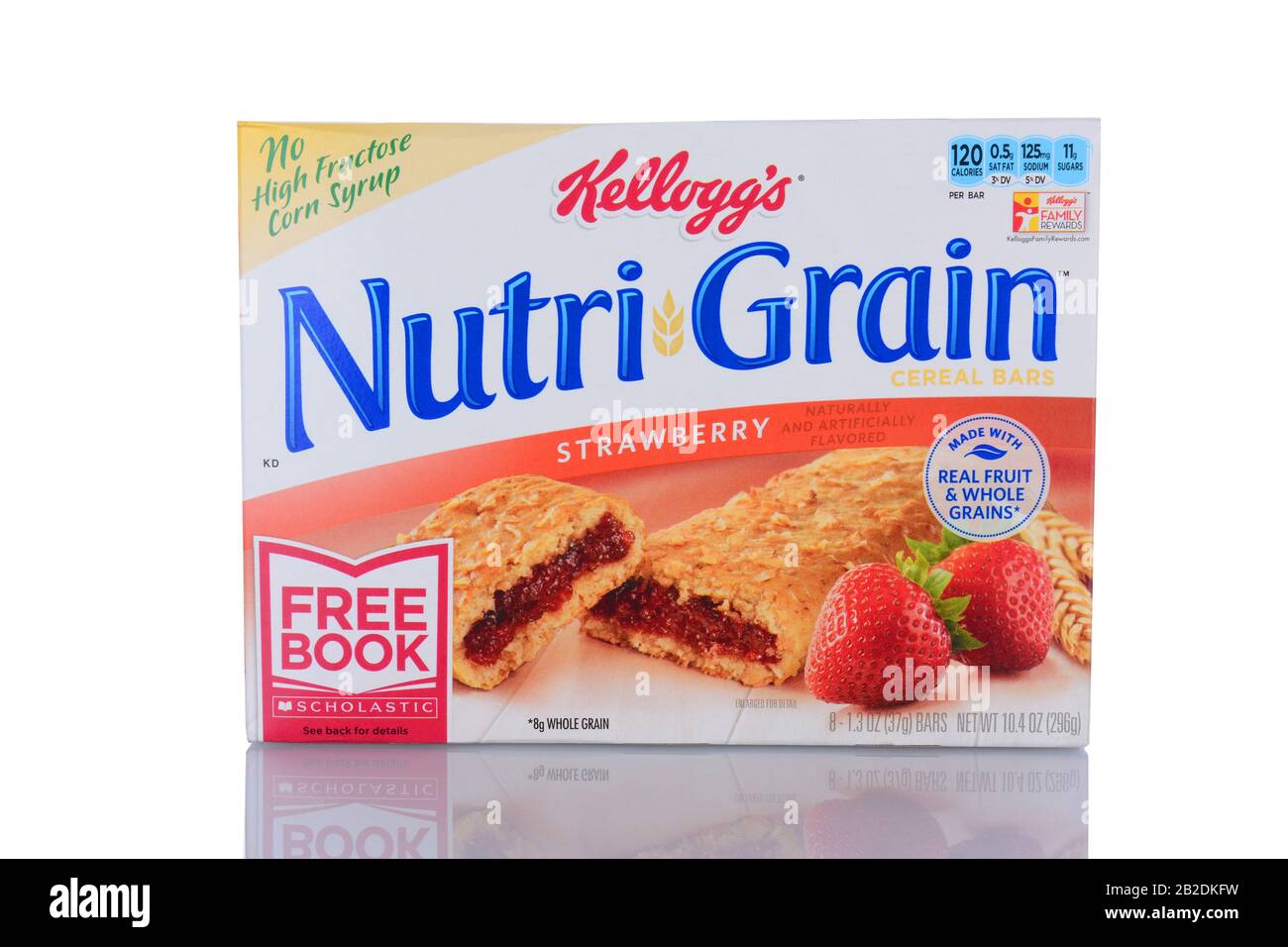 Irvine, CA - 29 gennaio 2014: Una scatola di Barre Di Cereali Nutri-Grain Strawberry. Realizzato da Kellogg's, i bar sono diventati popolari negli anni '90 come un foo on-the-go Foto Stock