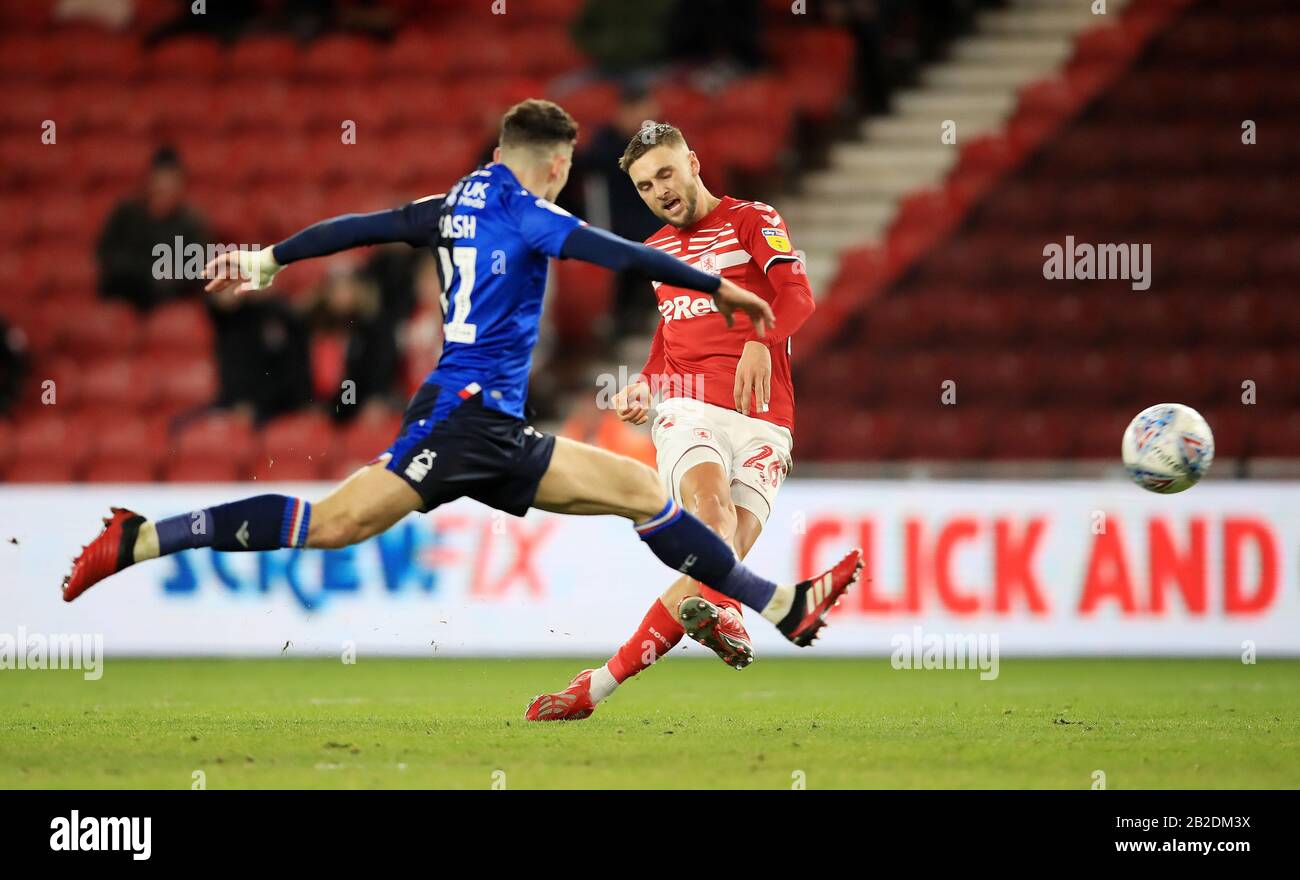 Lewis Wing di Middlesbrough segna il secondo gol del gioco durante la partita del campionato Sky Bet al Riverside Stadium, Middlesbrough. Foto Stock