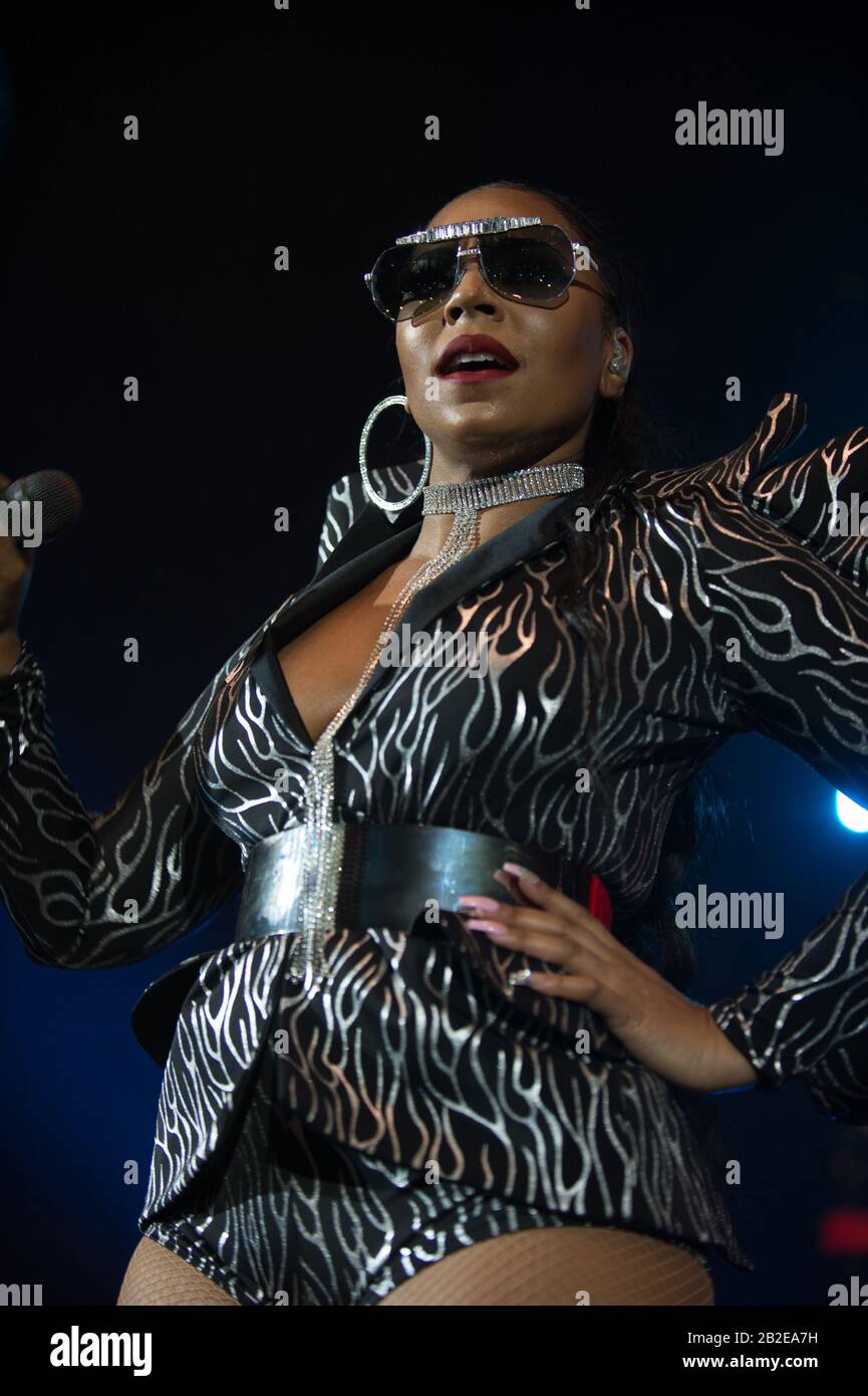 Ashanti AKA Shequoiya Douglas, suona dal vivo all'Hammersmith Apollo. 31.01.20 Con: Ashanti Dove: Londra, Regno Unito Quando: 31 Jan 2020 Credit: Wenn.com Foto Stock