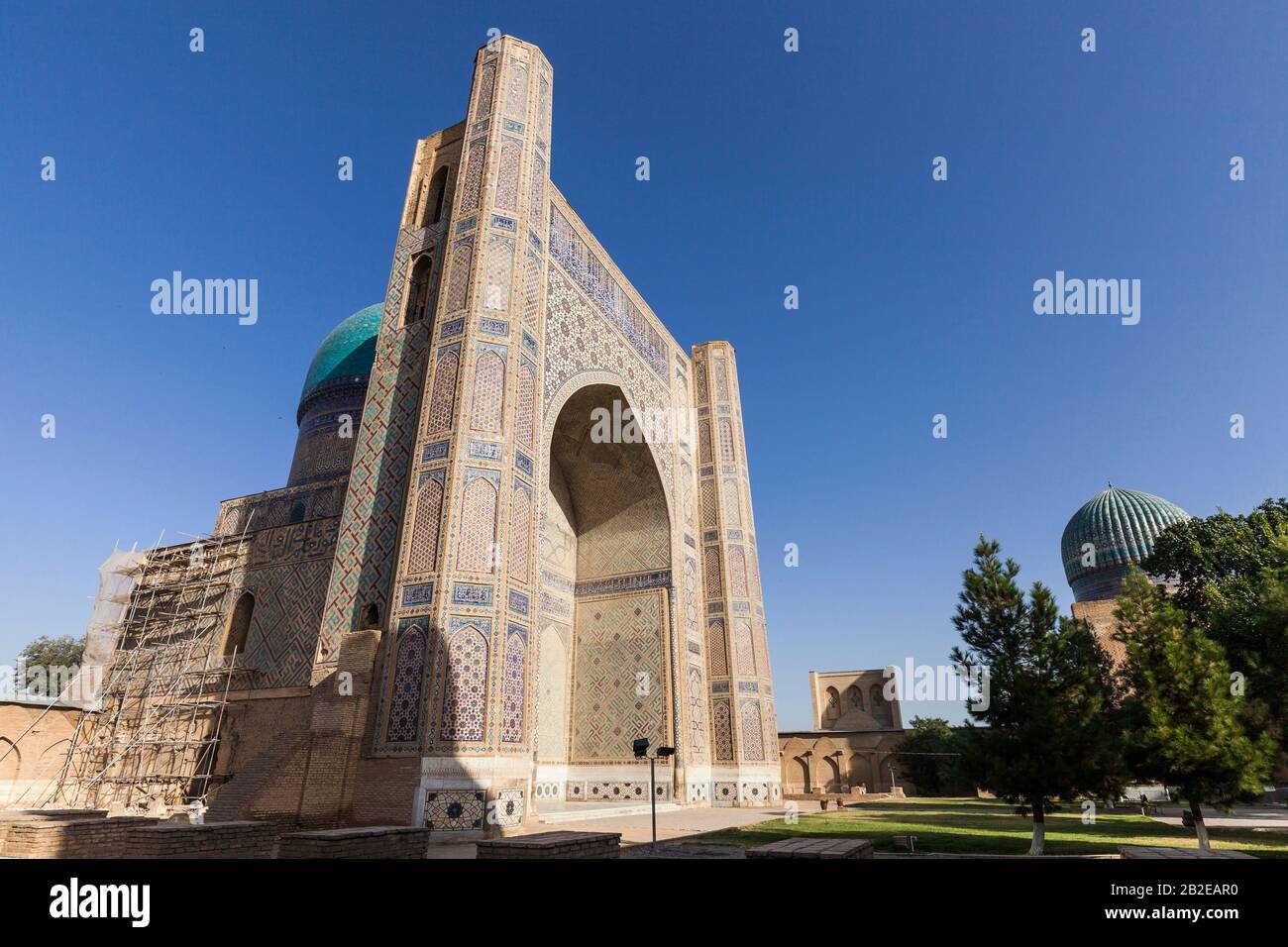 Edificio principale, Moschea Bibi Khanym, Moschea Bibi Khanum, Samarcanda, Uzbekistan, Asia Centrale, Asia Foto Stock