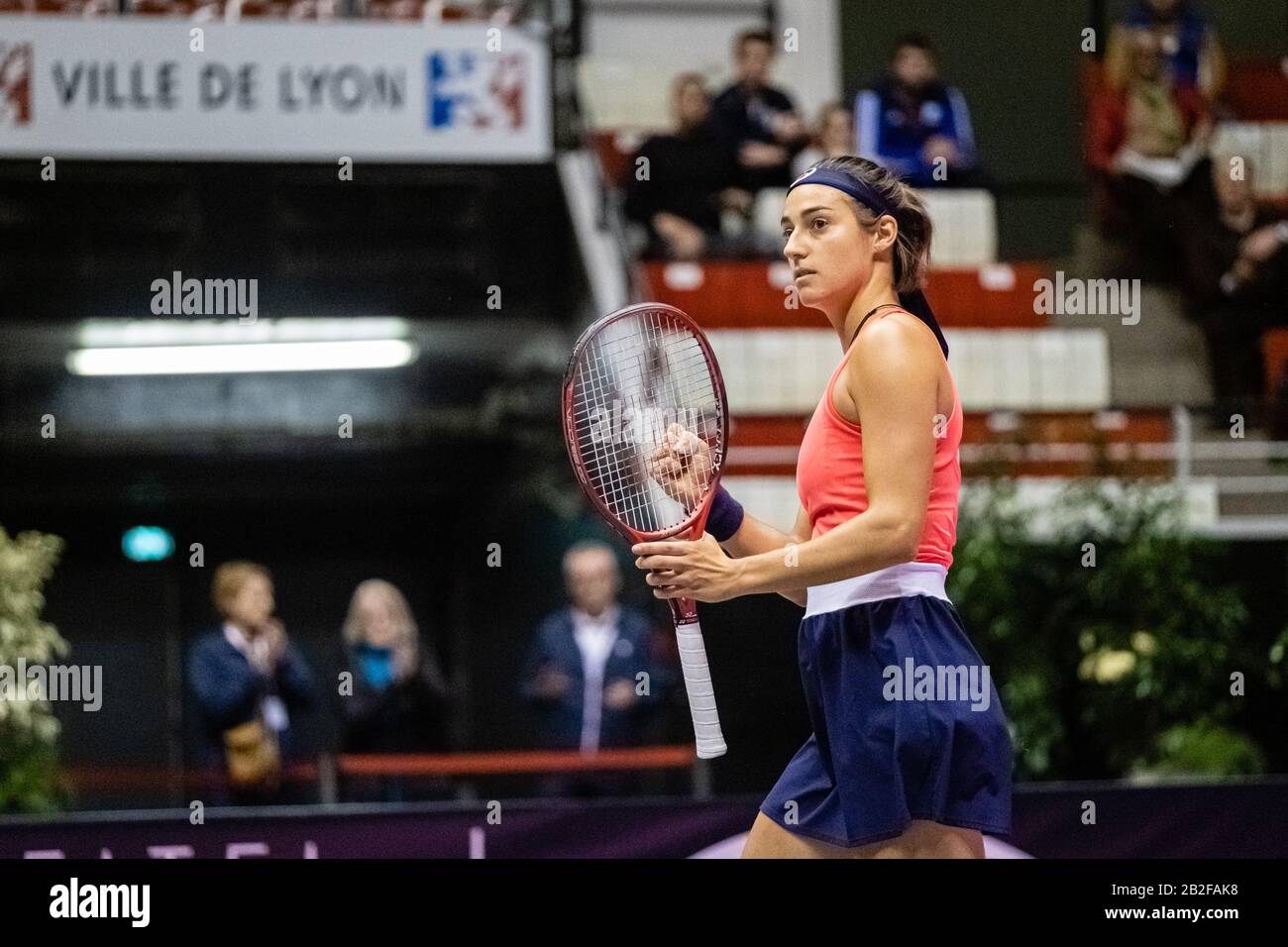 Il 02/03/2020, Gerland, Lyon, Auvergne-Rhône-Alpes, Francia. Prima edizione del torneo femminile di tennis "l'Open 6ème Sens" al Palais des Sports Foto Stock