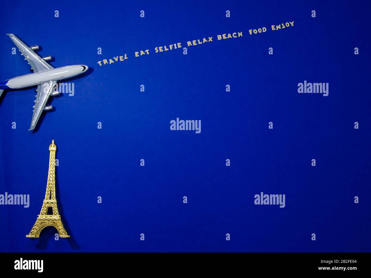 Piano lay copyspace aereo eifell torre con la formulazione Foto Stock