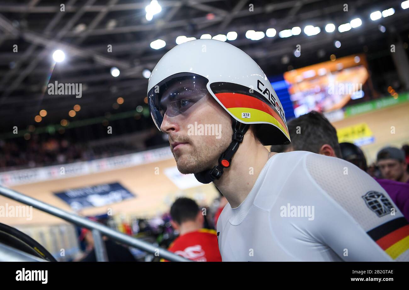 Berlino, Germania. 01st Mar, 2020. Ciclismo/pista: Campionato del mondo, Madison, uomini: Theo Reinhardt dalla Germania va in pista. Credito: Sebastian Gollnow/Dpa/Alamy Live News Foto Stock