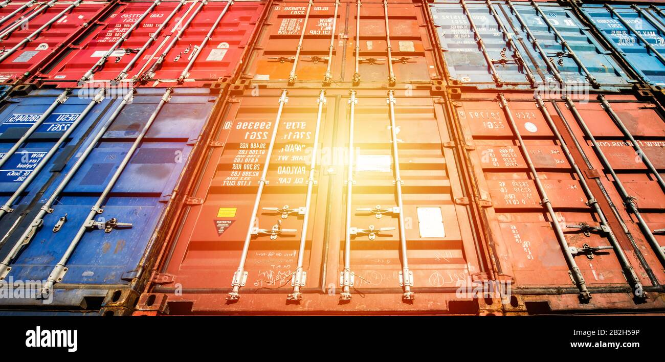 Container box da carico nave da trasporto per l'esportazione di importazione, concetto logistico Foto Stock