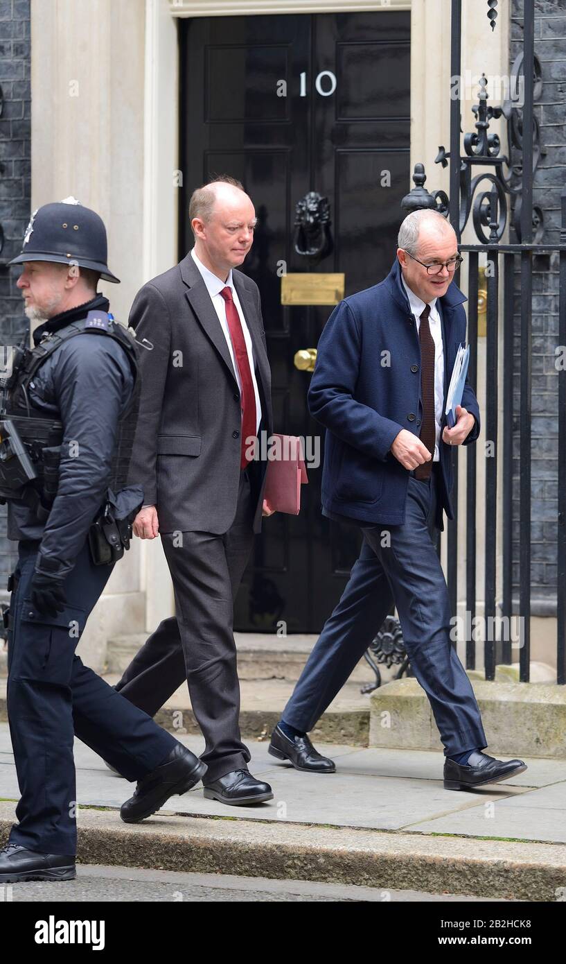 Londra, Regno Unito. 3rd Mar, 2020. Chris Whitty (L - Chief Medical Adviser to the UK Government) e Sir Patrick Vallance (R - Government Chief Scientific Adviser) partono dopo una conferenza stampa in 10 Downing Street per rispondere alle domande sui piani del governo per affrontare il Coronavirus (CORVID-19) Credit: PjrNews/Alamy Live News Foto Stock