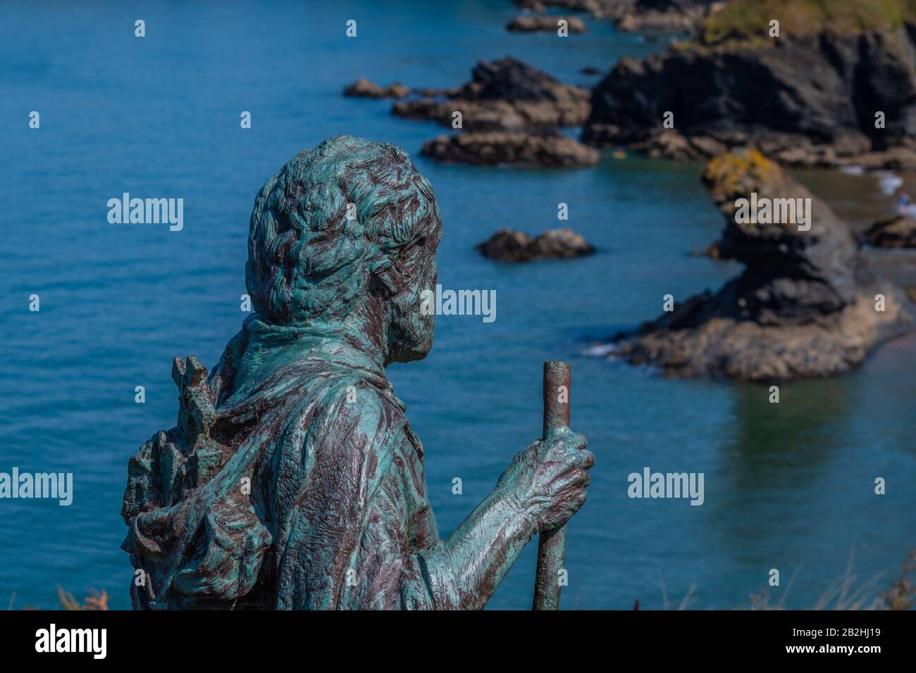La Statua Di St Crannog, Llangrannog, Ceredigion, Galles Foto Stock