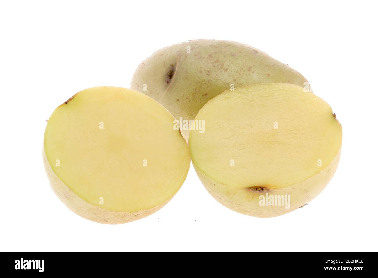 Patate australiane isolate. Tagliare verdure crude di patate isolate su sfondo bianco con il percorso di taglio Foto Stock