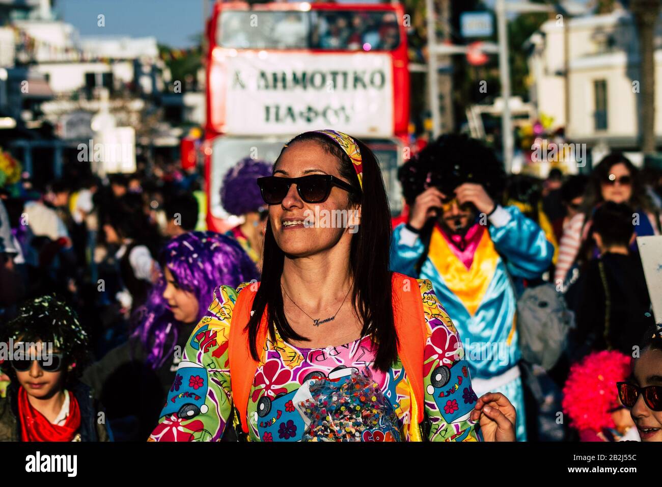 Cipro di Paphos 01 marzo 2020 Vista di persone non identificate che partecipano al carnevale di Paphos nel pomeriggio Foto Stock