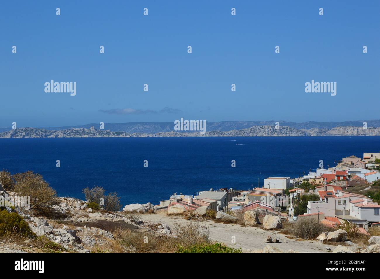 Vista sul Mar mediterraneo dalle montagne intorno a marsiglia Foto Stock