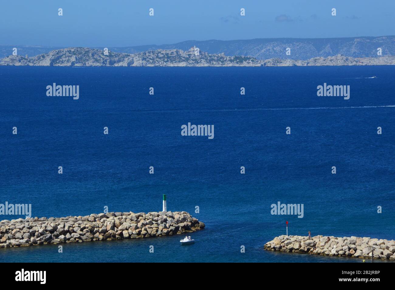 Vista sul Mar mediterraneo dalle montagne intorno a marsiglia Foto Stock