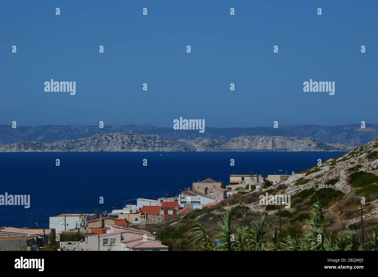 Vista sul Mar mediterraneo dalle montagne intorno a marsiglia Foto Stock