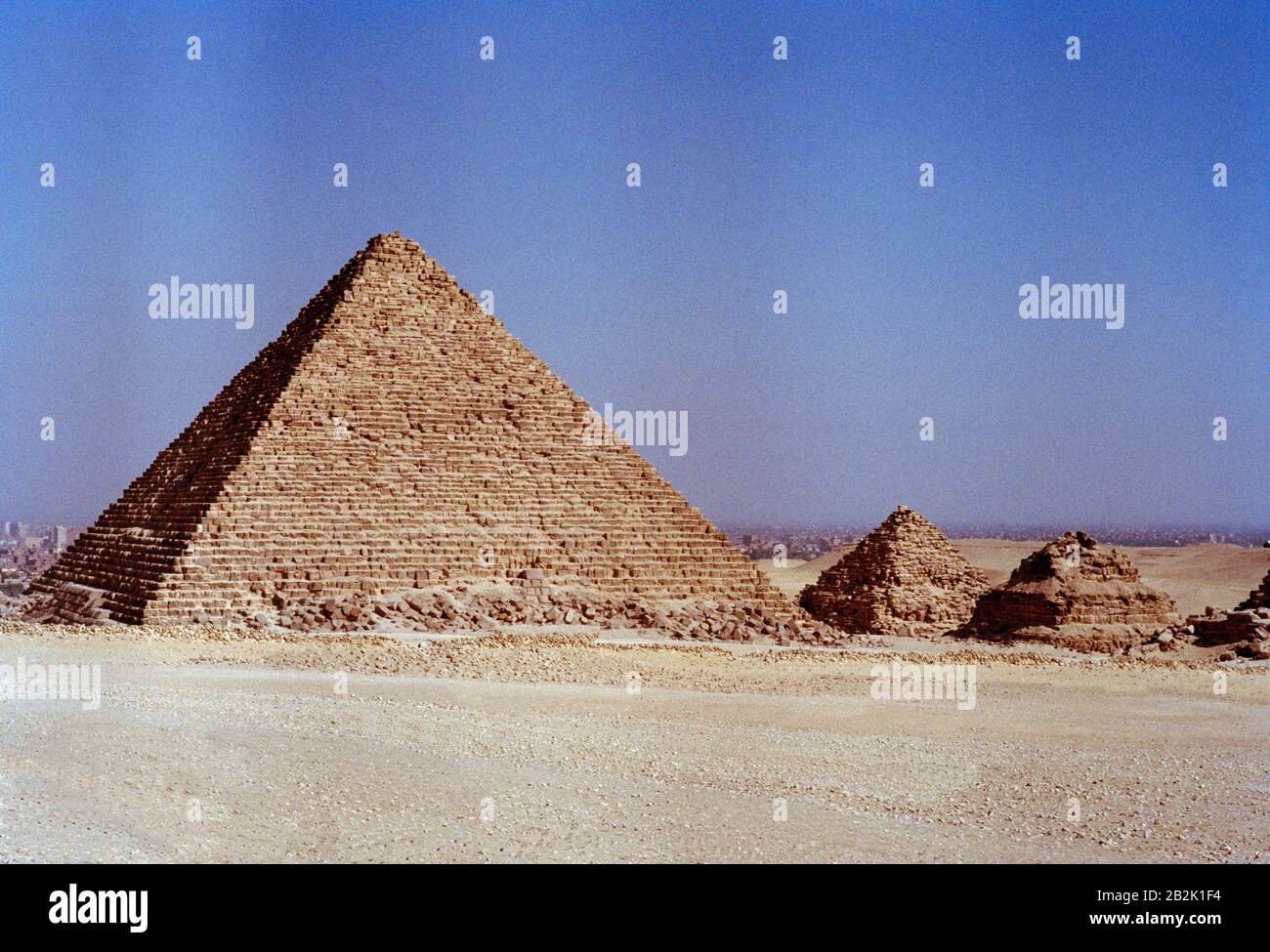 Fotografia di viaggio - Piramide di Menkaure alle Piramidi di Giza al Cairo in Egitto in Nord Africa Medio Oriente Foto Stock
