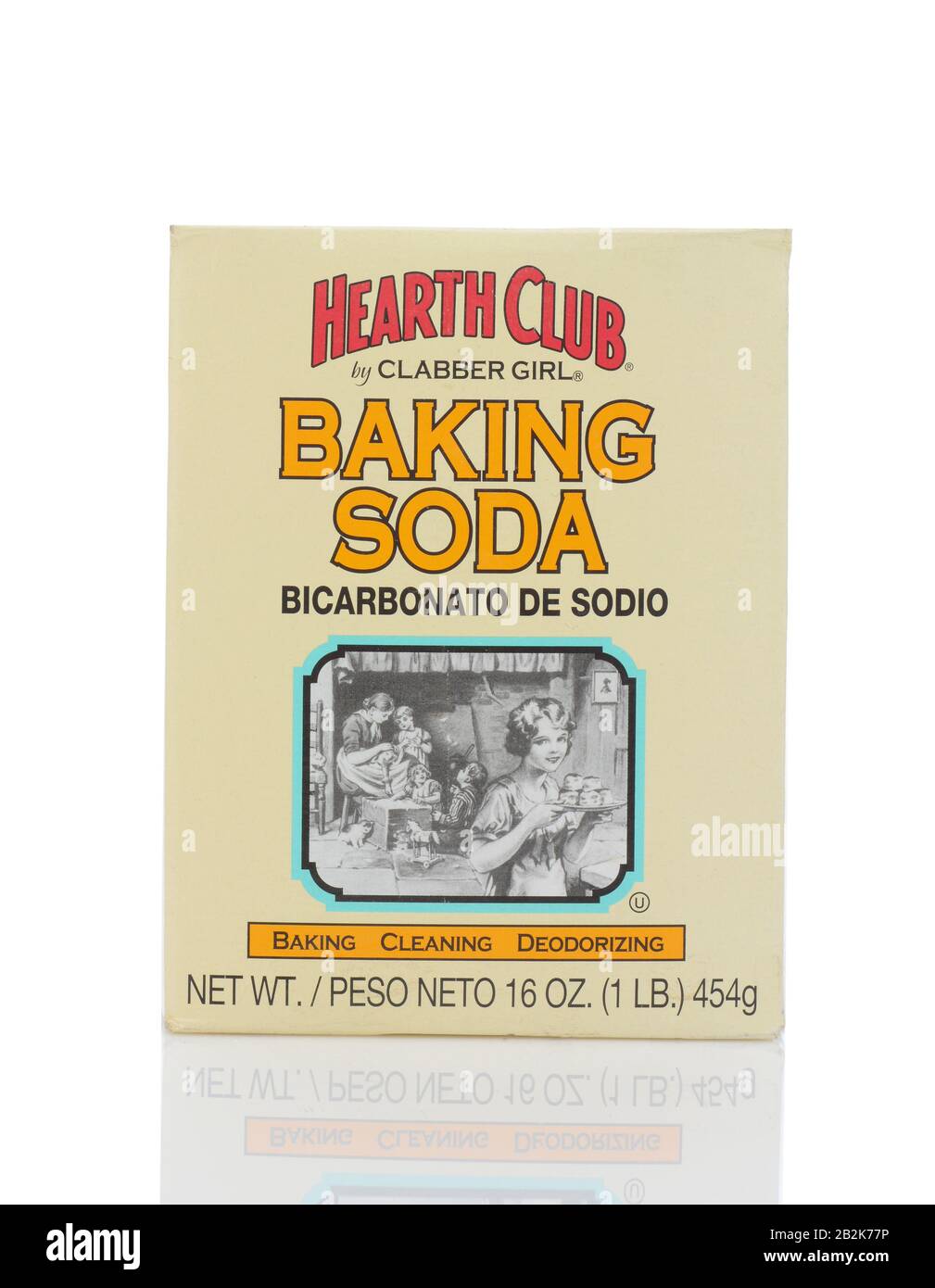 Irvine, CALIFORNIA - 22 MAGGIO 2019: Una scatola di HEarth Club Baking Soda da Clabber Girl. Il bicarbonato di sodio viene utilizzato per la cottura, la pulizia e la deodorazione Foto Stock