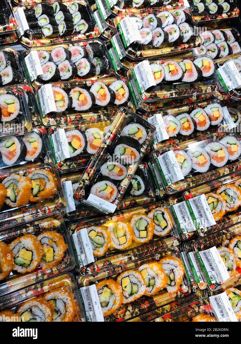 Hong Kong, novembre 2019: Sushi in vendita al supermercato, Hong Kong Foto Stock