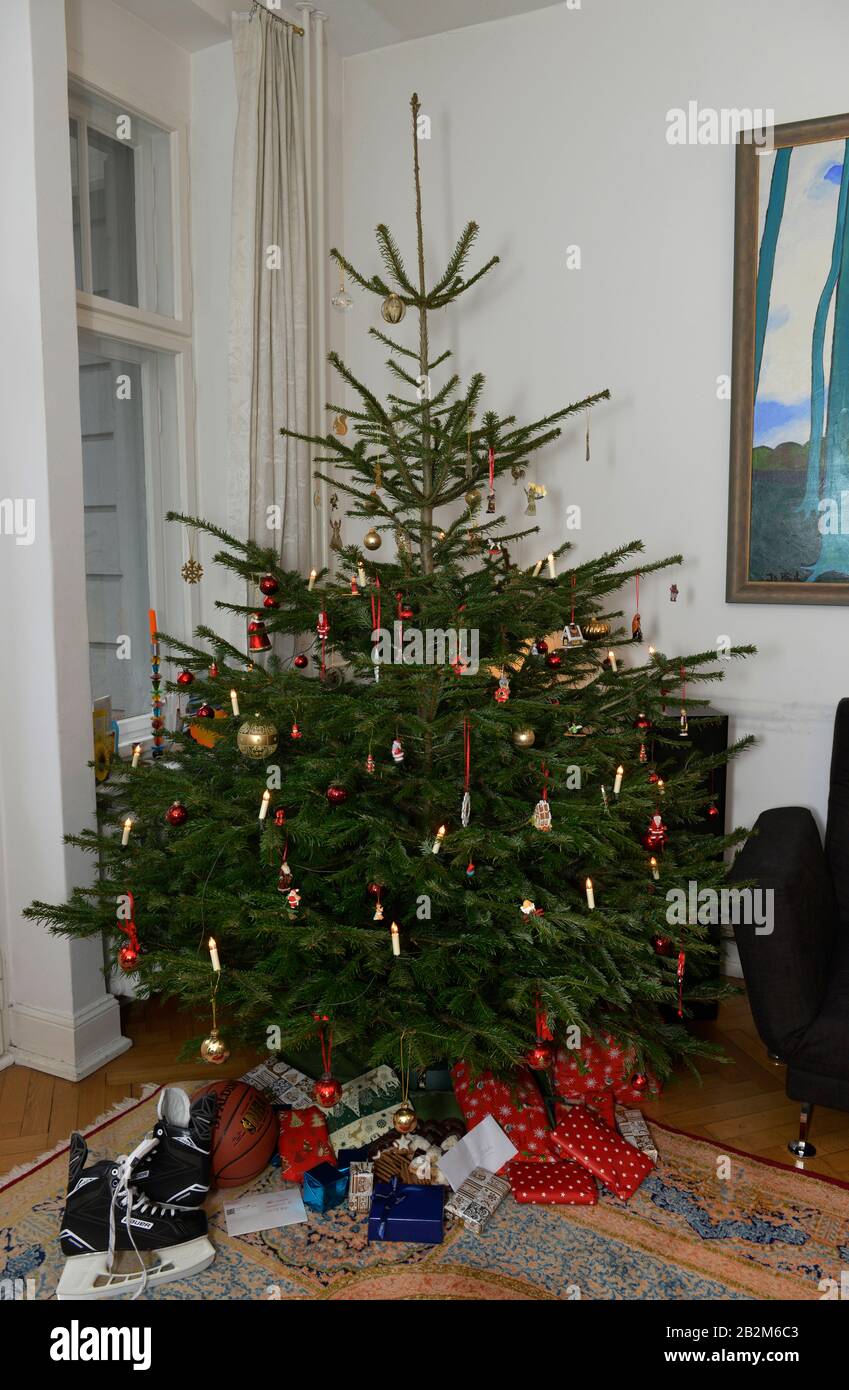 Heiligabend 2016 a der Sarrazinstrasse Weihnachtsbaum Foto Stock