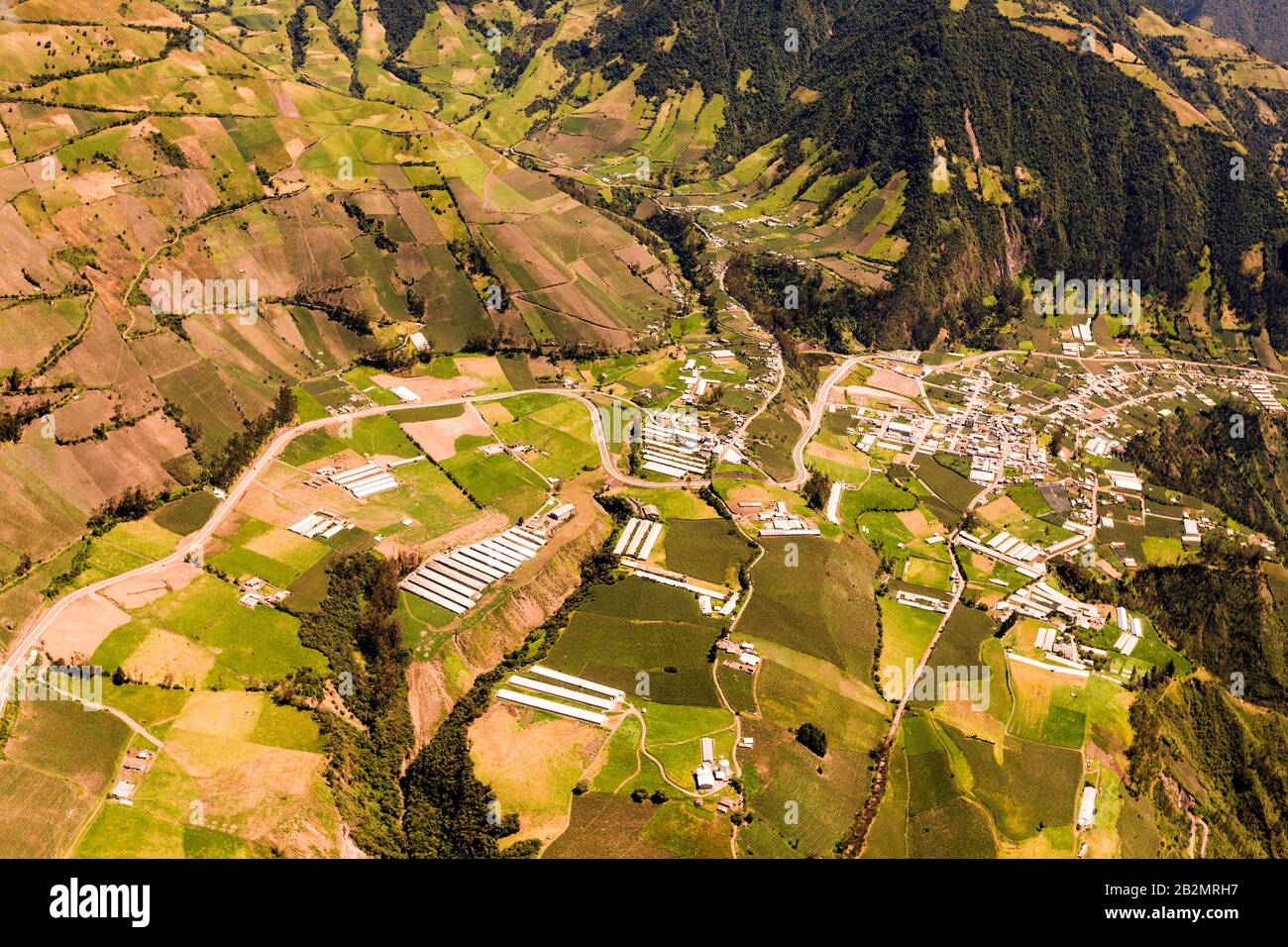 Equadorian Grassland Aerial Shot Tungurahua Regione Alta Quota Tramoggia Di Dimensioni Complete Foto Stock