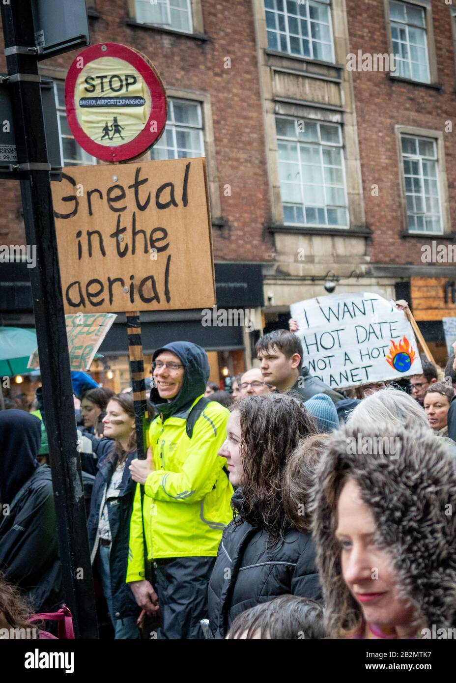 Greta nella zona di Bristolspeak a marzo per clima e sciopero della scuola Bristol UK Feb 28th 2020 dopo aver sentito Greta Thumberg parlare su College Green Foto Stock