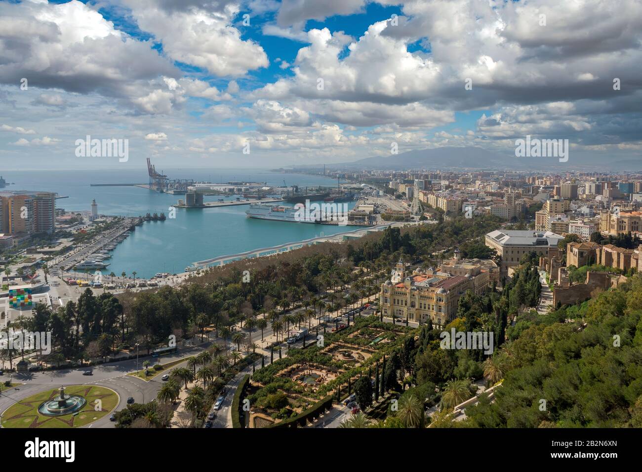 Vista sulla città monumentale di Malaga, Andalusia Foto Stock
