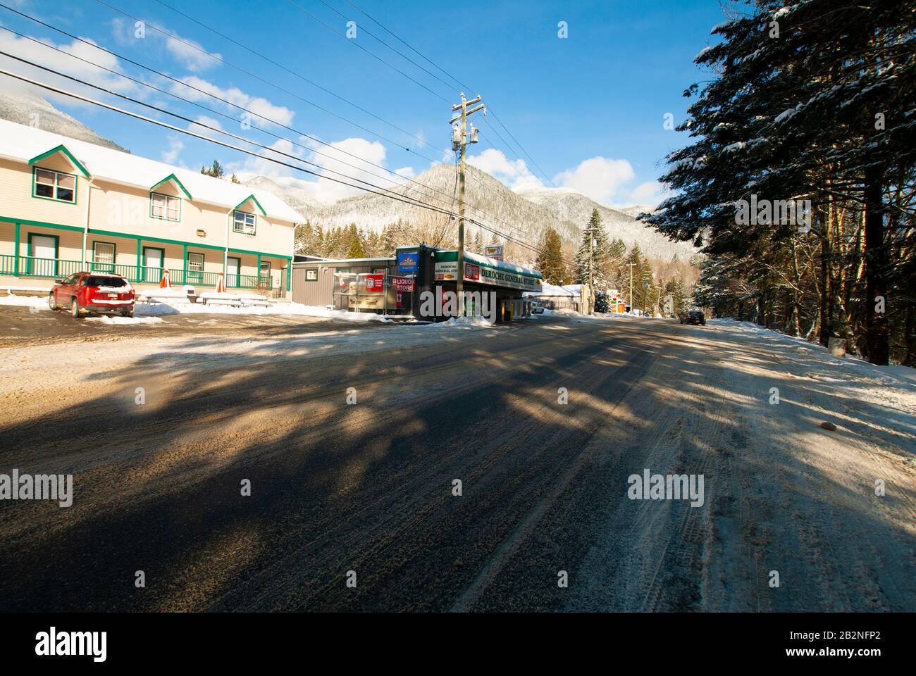 Un piccolo paesaggio urbano a DeRoche, British Columbia, Canada Foto Stock