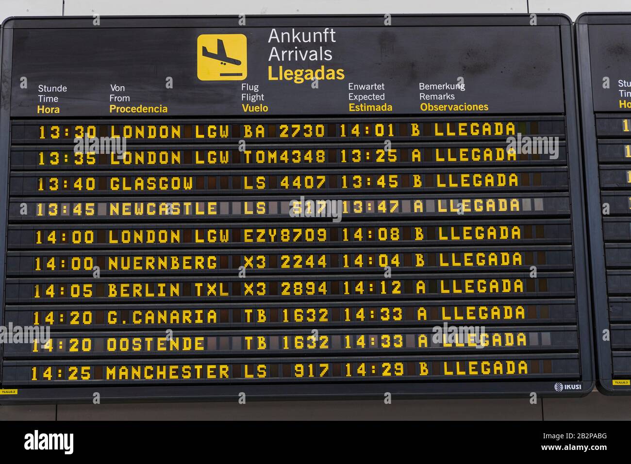 Bacheca Degli Arrivi All'Aeroporto Reina Sofia Tenerife South, Isole Canarie, Spagna Foto Stock