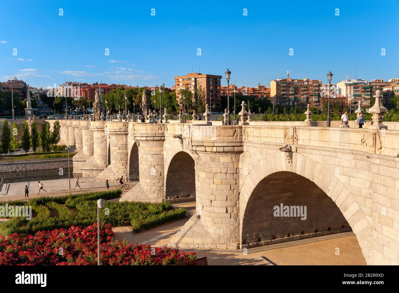 Puente de Toledo spanning fiume Manzanares, Madrid, Spagna Foto Stock