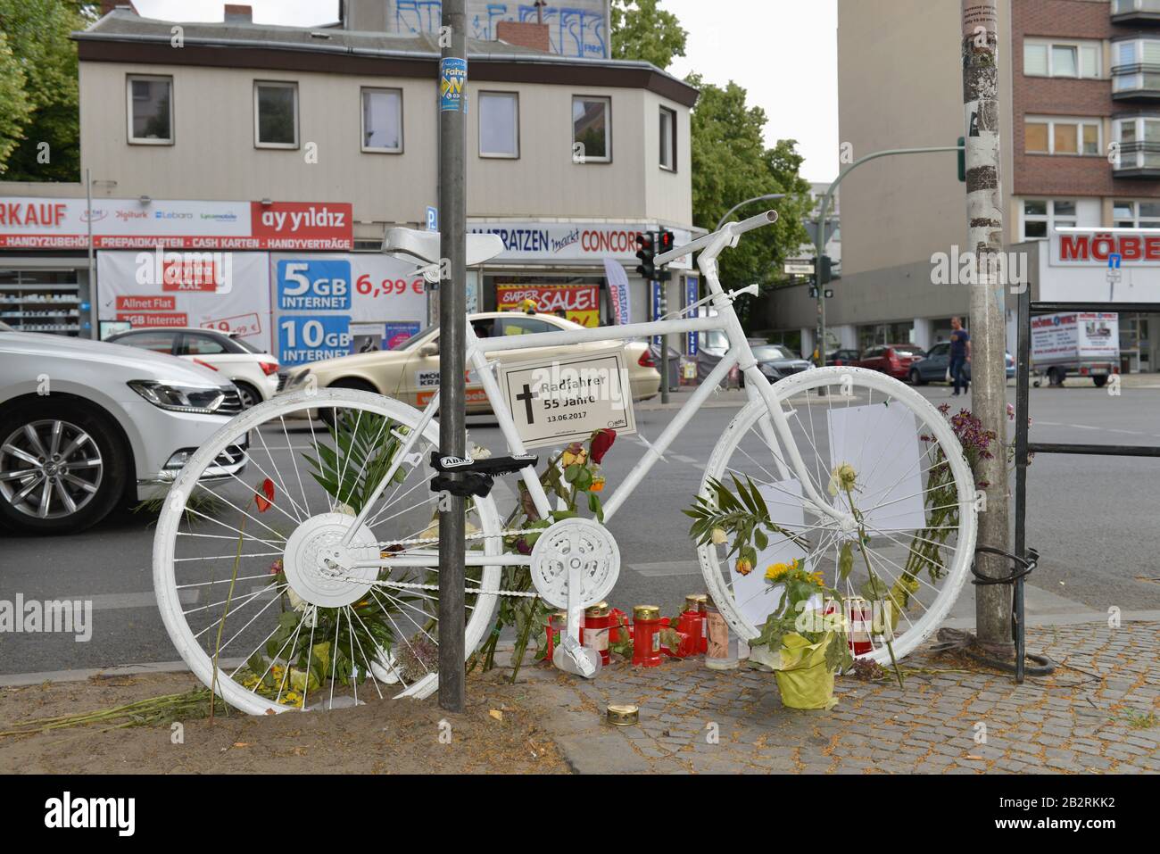 Geisterrad, Hermannstrasse, Neukoelln, Berlino, Deutschland Foto Stock