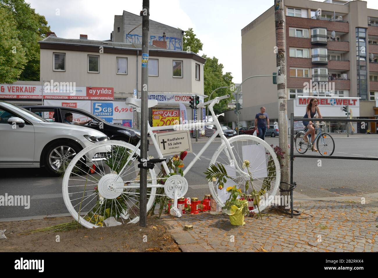 Geisterrad, Hermannstrasse, Neukoelln, Berlino, Deutschland Foto Stock