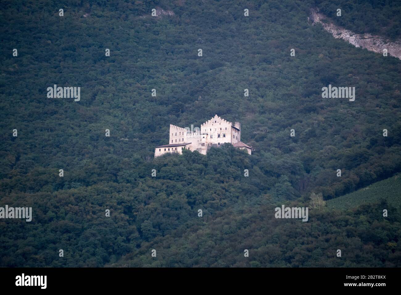 Castello Di Monreale/Castello Di Königsberg (Castello Di Monreale) A Faedo, Trentino-Alto Adige, Italia. Agosto 24th 2019 © Wojciech Strozyk / Foto Stock