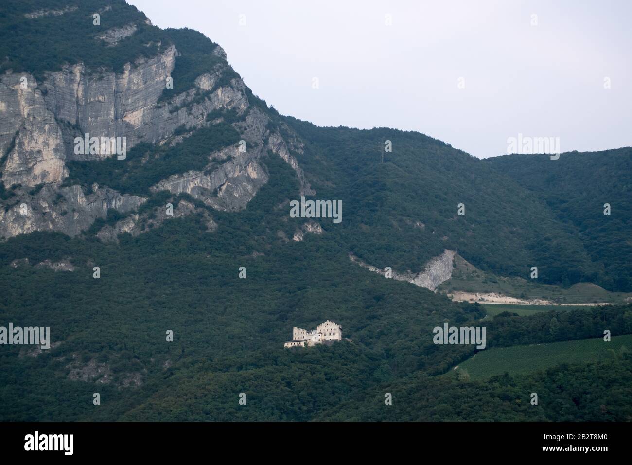 Castello Di Monreale/Castello Di Königsberg (Castello Di Monreale) A Faedo, Trentino-Alto Adige, Italia. Agosto 24th 2019 © Wojciech Strozyk / Foto Stock