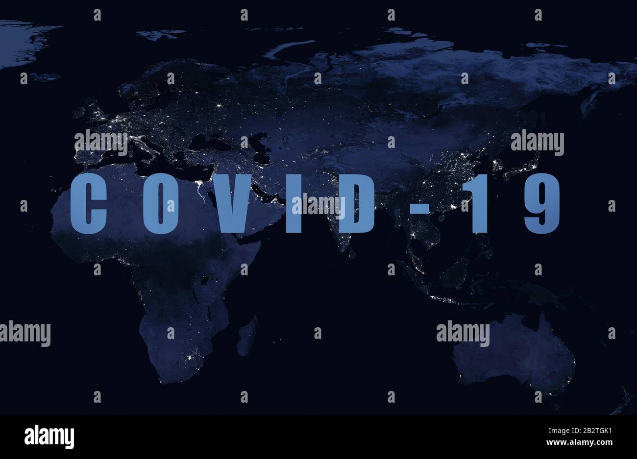 Epidemia di coronavirus, parola COVID-19 sulla mappa globale notturna. Nuova epidemia di coronavirus in Cina, diffusione del virus corona nel mondo. COVID-19 infezione conc Foto Stock