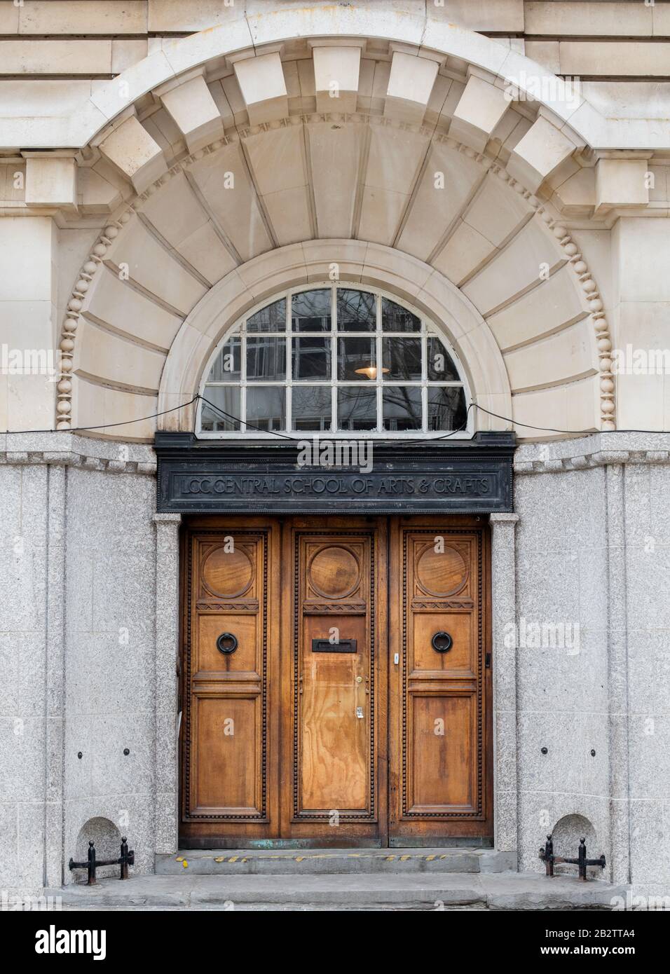 Facciata della ex Central School of Art and Design, Theobalds Road, Londra Foto Stock