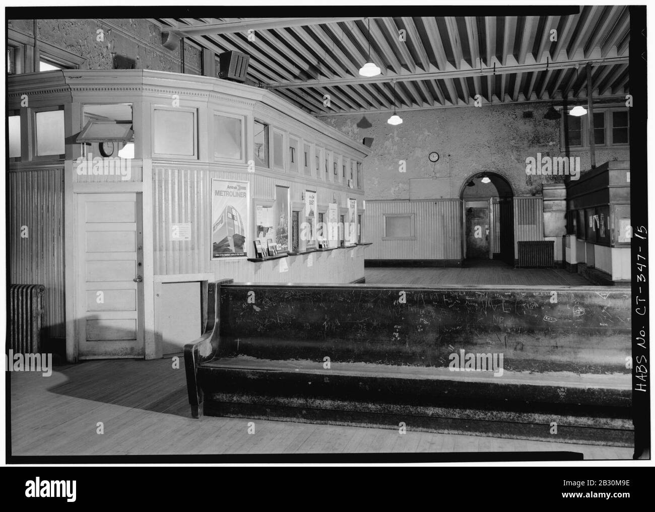 VISTA GENERALE INTERNA DELLA BIGLIETTERIA E DELLA SALA D'ATTESA - New London Railroad Station. Foto Stock