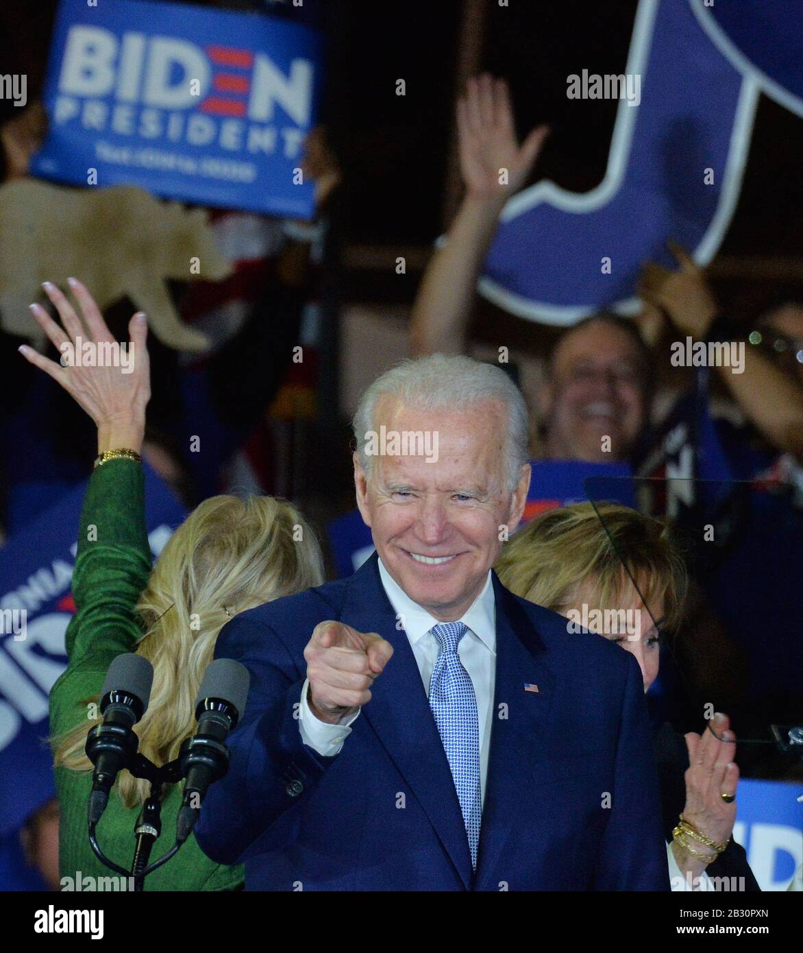 Los Angeles, Stati Uniti. 04th Mar, 2020. Il candidato democratico alla presidenza Joe Biden parla ai sostenitori durante un evento del martedì Super al Baldwin Hills Recreation Center di Los Angeles martedì 3 marzo 2020. Un terzo di tutti i delegati democratici disponibili sarà assegnato dai 14 stati che detengono primarie. Il martedì primario della California divvy in su il più grande singolo-stato delegato haul della corsa democratica, con 415 delegati in palio. Foto di Jim Ruymen/UPI Credit: UPI/Alamy Live News Foto Stock