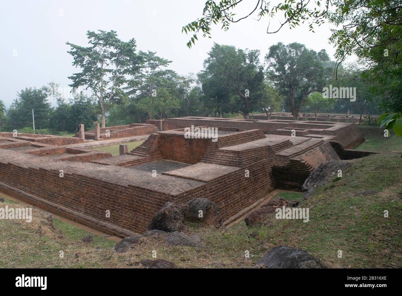 Veduta generale del monastero n. 3, circa 9th e 10th secolo DC, Udayagiri, Orissa Foto Stock