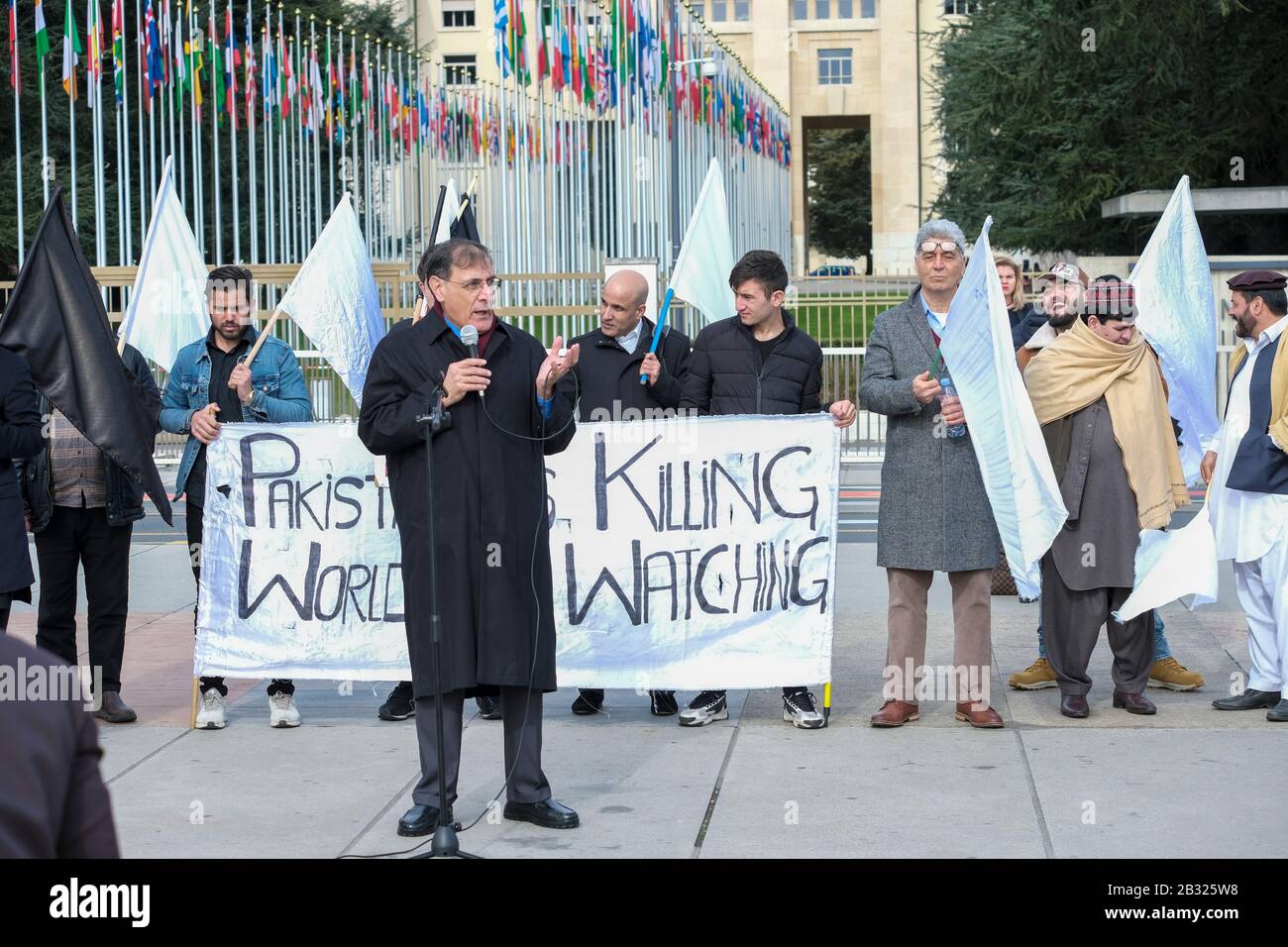 Ginevra / Svizzera 3 marzo 2020 : dimostrazione davanti all'edificio delle Nazioni Unite 'Top Human Rights Abuse of Pashtuns by Pakistan Army'. Credit: Hector Christiaen/Alamy Live News Foto Stock