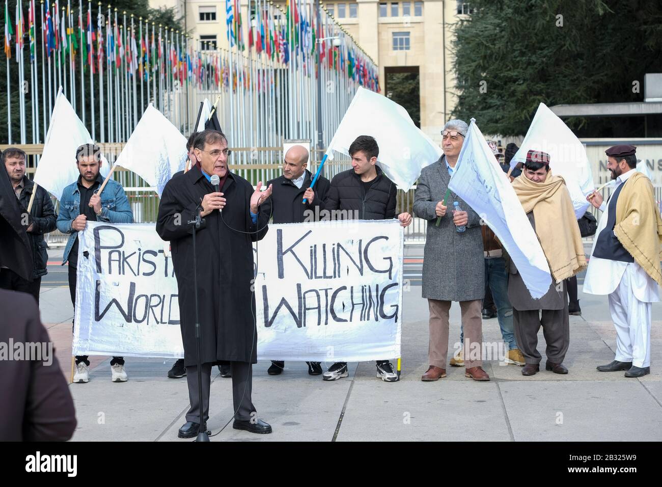 Ginevra / Svizzera 3 marzo 2020 : dimostrazione davanti all'edificio delle Nazioni Unite 'Top Human Rights Abuse of Pashtuns by Pakistan Army'. Credit: Hector Christiaen/Alamy Live News Foto Stock