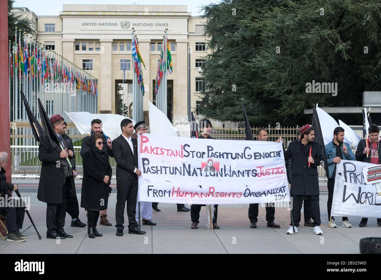 Ginevra / Svizzera 3 marzo 2020 : dimostrazione davanti all'edificio delle Nazioni Unite 'Top Human Rights Abuse of Pashtuns by Pakistan Army'. Credit: Hector Christiaen/Alamy Live News Foto Stock